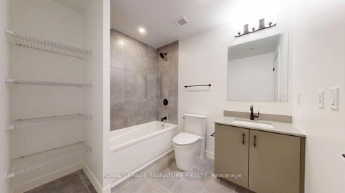 D1006-4878 Powers Common, Burlington, ON - Indoor Photo Showing Bathroom