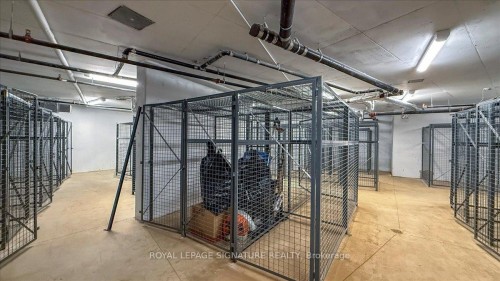 D1006-4878 Powers Common, Burlington, ON - Indoor Photo Showing Garage