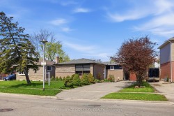 216 Folkstone Crescent Brampton, ON L6T 3N6