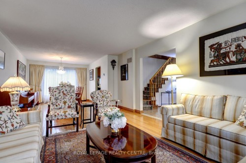 757 Damien Way, Mississauga, ON - Indoor Photo Showing Living Room