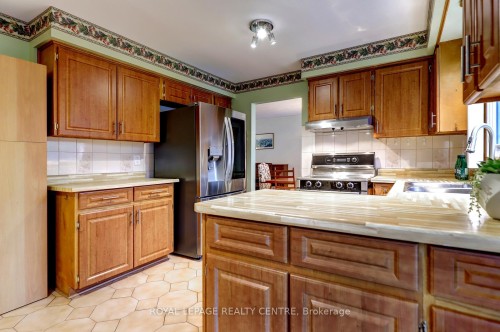 757 Damien Way, Mississauga, ON - Indoor Photo Showing Kitchen