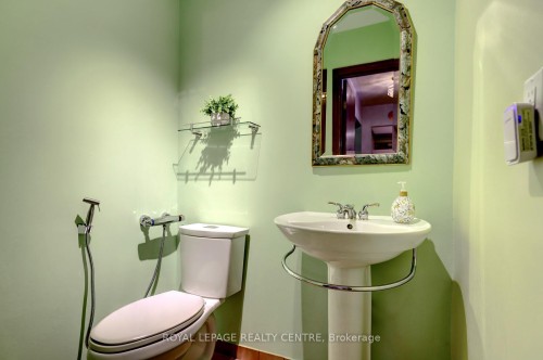 757 Damien Way, Mississauga, ON - Indoor Photo Showing Bathroom