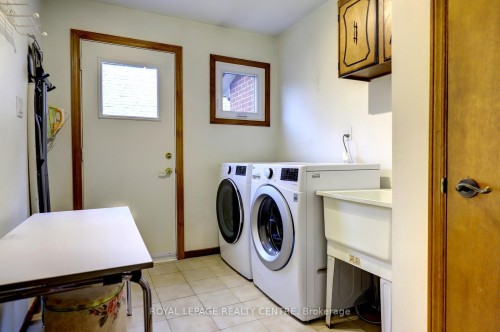 757 Damien Way, Mississauga, ON - Indoor Photo Showing Laundry Room