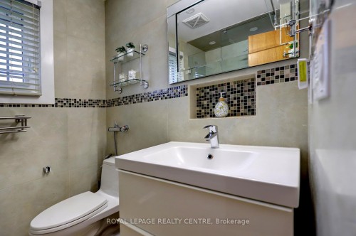 757 Damien Way, Mississauga, ON - Indoor Photo Showing Bathroom