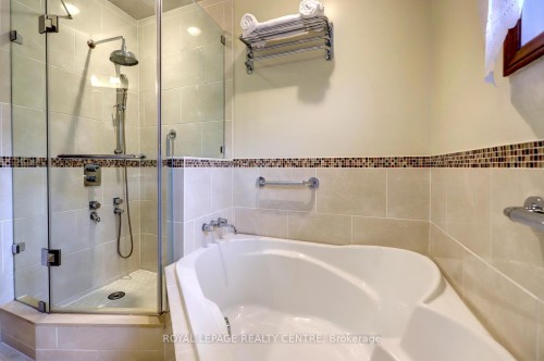 757 Damien Way, Mississauga, ON - Indoor Photo Showing Bathroom