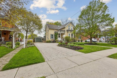 838 Queenston Road, Cambridge, ON - Outdoor With Facade