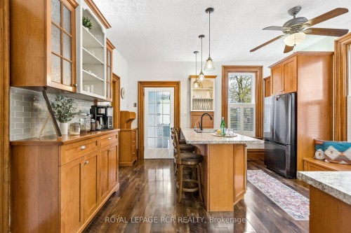 838 Queenston Road, Cambridge, ON - Indoor Photo Showing Kitchen
