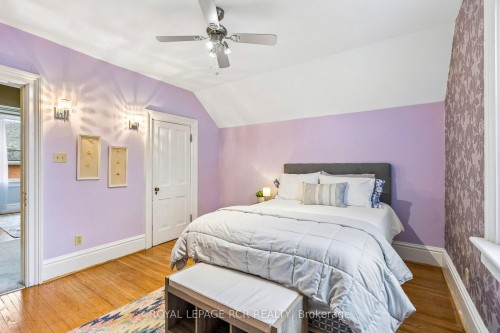 838 Queenston Road, Cambridge, ON - Indoor Photo Showing Bedroom