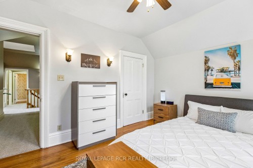 838 Queenston Road, Cambridge, ON - Indoor Photo Showing Bedroom