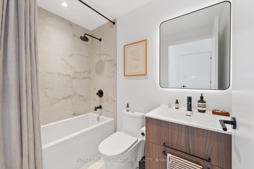 1101-200 Sudbury Street, Toronto, ON - Indoor Photo Showing Bathroom