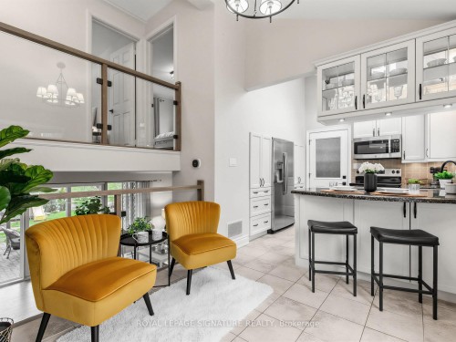 81 Cottonwood Drive, Toronto, ON - Indoor Photo Showing Kitchen With Upgraded Kitchen