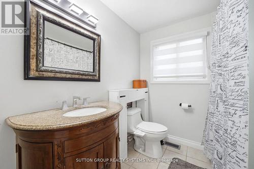 Bathroom - 1535 Thetford Court, Mississauga, ON - Indoor Photo Showing Bathroom