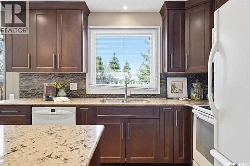 238 Haight Place, Saskatoon, SK - Indoor Photo Showing Kitchen With Upgraded Kitchen