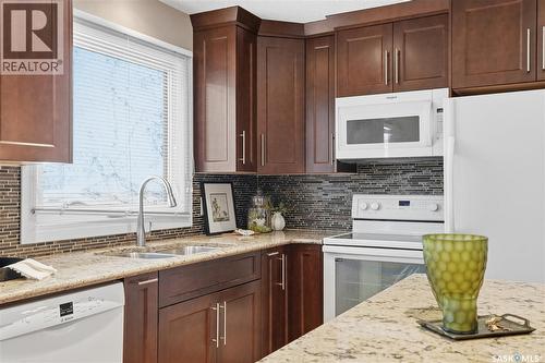 238 Haight Place, Saskatoon, SK - Indoor Photo Showing Kitchen With Double Sink