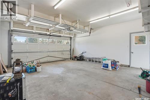 238 Haight Place, Saskatoon, SK - Indoor Photo Showing Garage