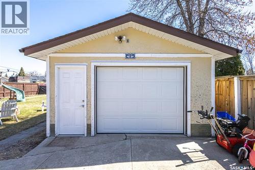 38 Morris Drive, Saskatoon, SK - Outdoor With Exterior