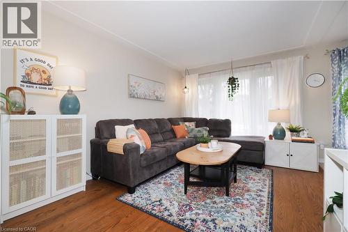 88 Gilmour Crescent, Kitchener, ON - Indoor Photo Showing Living Room