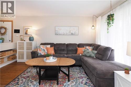 88 Gilmour Crescent, Kitchener, ON - Indoor Photo Showing Living Room
