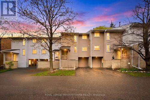 8 LYNDEN CIRCLE  Halton Hills, ON L7G 4Y8