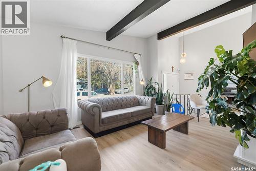 148 Maclean Crescent, Saskatoon, SK - Indoor Photo Showing Living Room