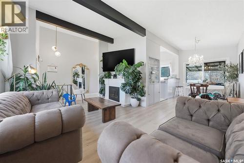 148 Maclean Crescent, Saskatoon, SK - Indoor Photo Showing Living Room