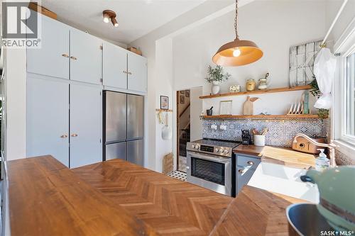 148 Maclean Crescent, Saskatoon, SK - Indoor Photo Showing Kitchen