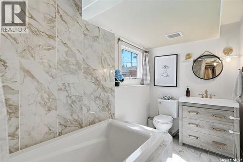148 Maclean Crescent, Saskatoon, SK - Indoor Photo Showing Bathroom