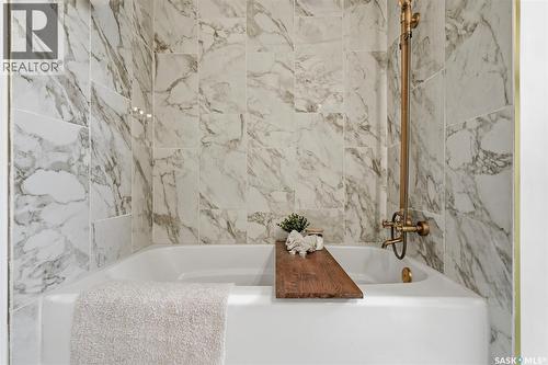 148 Maclean Crescent, Saskatoon, SK - Indoor Photo Showing Bathroom