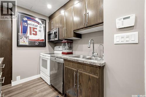 5286 Aviator Crescent, Regina, SK - Indoor Photo Showing Kitchen With Double Sink