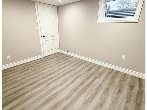 310 Dewe Avenue, Thunder Bay, ON - Indoor Photo Showing Other Room