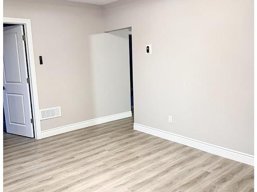 310 Dewe Avenue, Thunder Bay, ON - Indoor Photo Showing Other Room