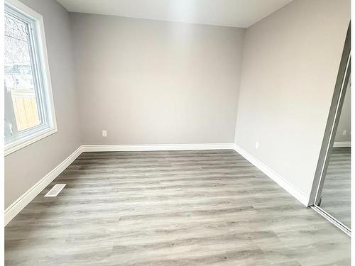 310 Dewe Avenue, Thunder Bay, ON - Indoor Photo Showing Other Room
