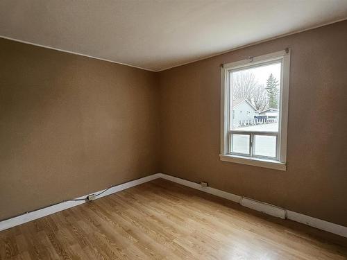 345 Ray Boulevard, Thunder Bay, ON - Indoor Photo Showing Other Room