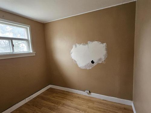 345 Ray Boulevard, Thunder Bay, ON - Indoor Photo Showing Other Room