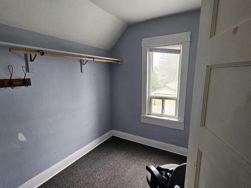 345 Ray Boulevard, Thunder Bay, ON - Indoor Photo Showing Other Room
