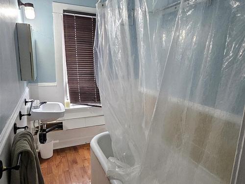 345 Ray Boulevard, Thunder Bay, ON - Indoor Photo Showing Bathroom