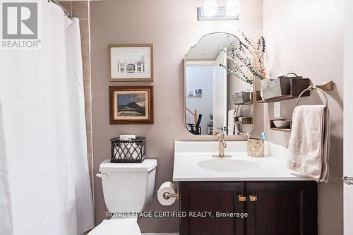 1222 - 22 Laidlaw Street, Toronto, ON - Indoor Photo Showing Bathroom