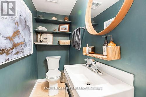 1222 - 22 Laidlaw Street, Toronto, ON - Indoor Photo Showing Bathroom