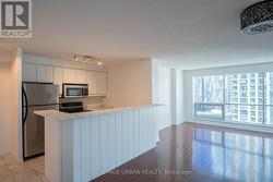 2607 - 10 YONGE STREET  Toronto, ON M5E 1R4