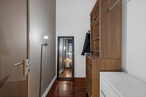 Penderie (Walk-in) - A208-1085 Rue St-Alexandre, Montréal (Ville-Marie), QC - Indoor Photo Showing Other Room