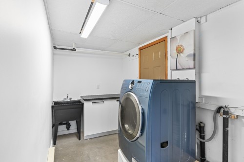 Laundry - 2252 Rue Du Sud, Cowansville, QC - Indoor Photo Showing Laundry Room