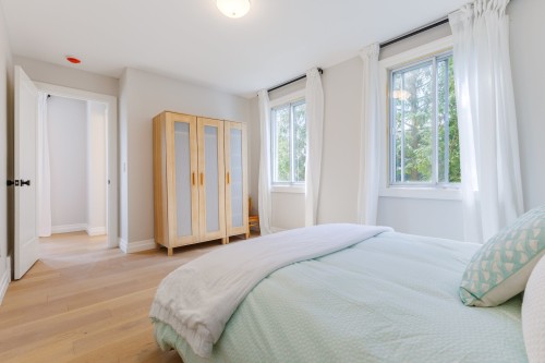 Chambre à coucher - 37 Av. Fifth, Pointe-Claire, QC - Indoor Photo Showing Bedroom