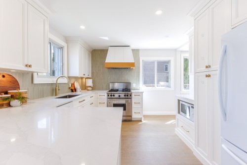 Cuisine - 37 Av. Fifth, Pointe-Claire, QC - Indoor Photo Showing Kitchen With Upgraded Kitchen