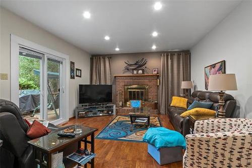419 Main St, Oakbank, MB 