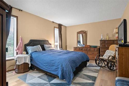 419 Main St, Oakbank, MB 