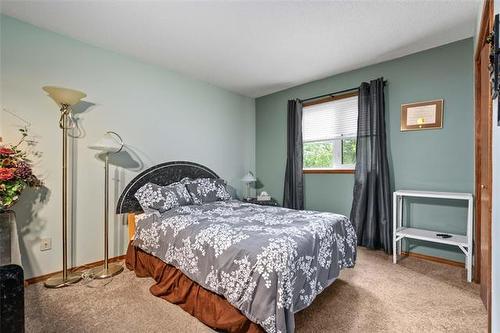 419 Main St, Oakbank, MB 