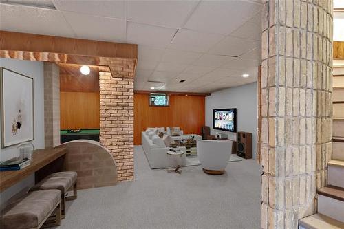 419 Main St, Oakbank, MB 