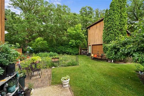 419 Main St, Oakbank, MB 