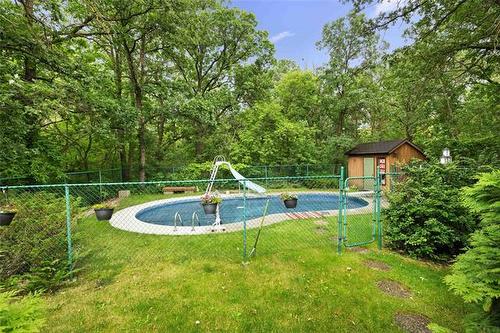 419 Main St, Oakbank, MB 