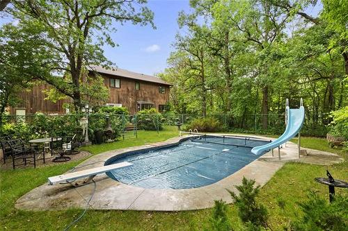 419 Main St, Oakbank, MB 
